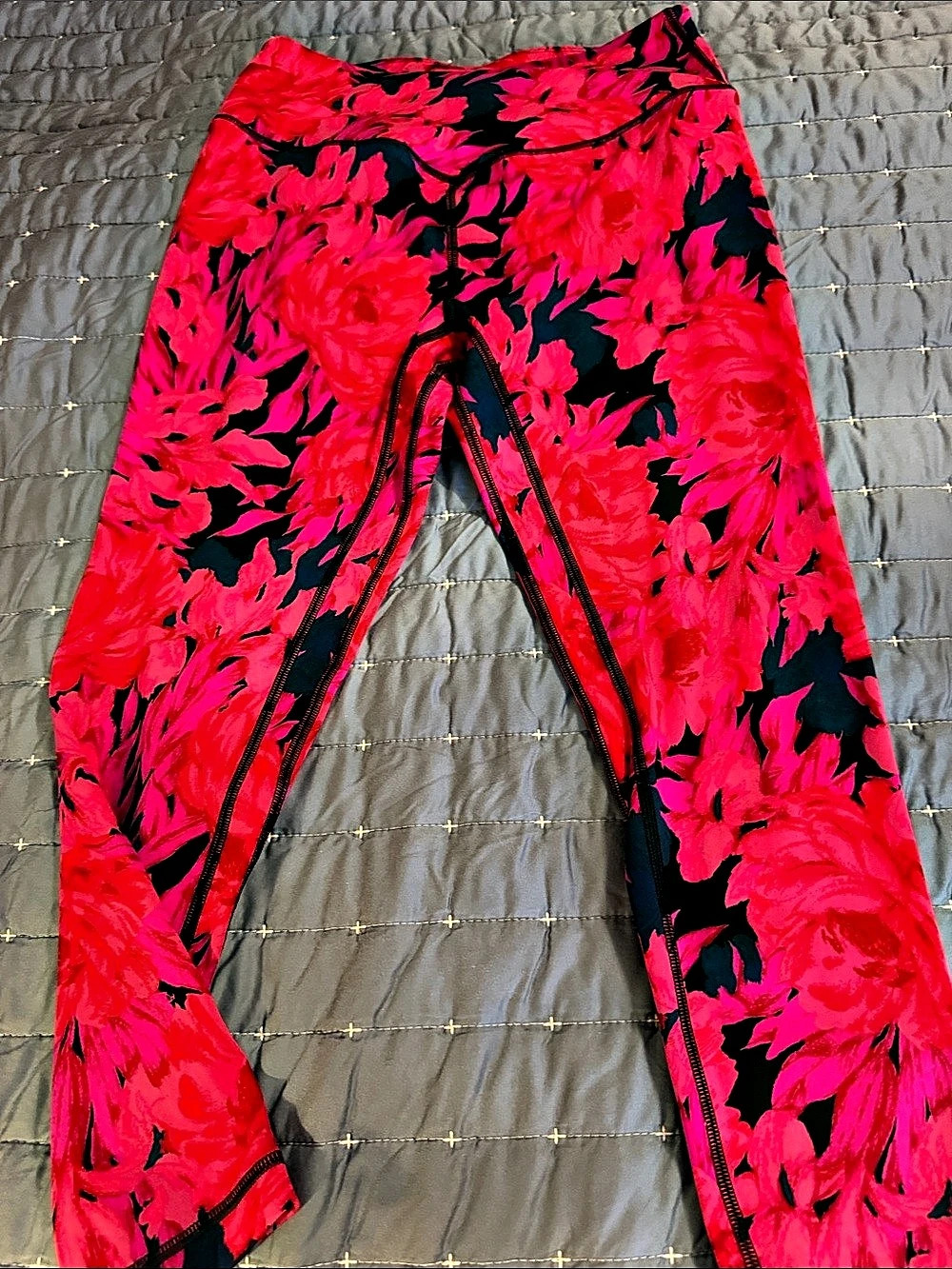Victoria's Secret Floral Leggings in Pink & Black Medium Like New